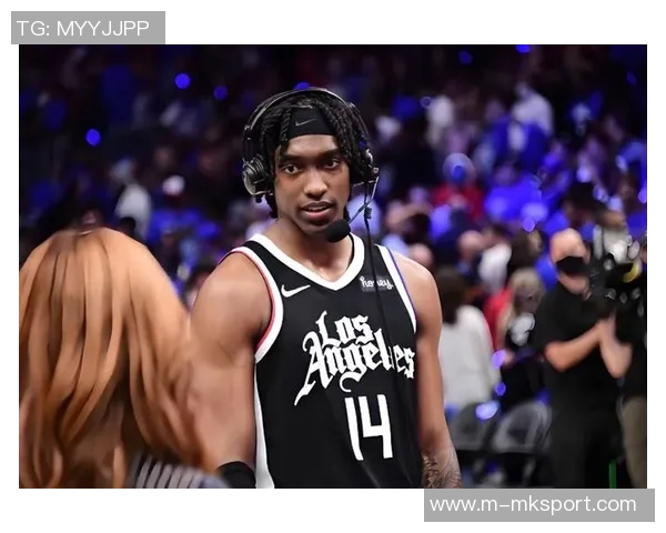 曼恩表现出色全队最高得分21分6篮板助球队奋战难阻失利之路